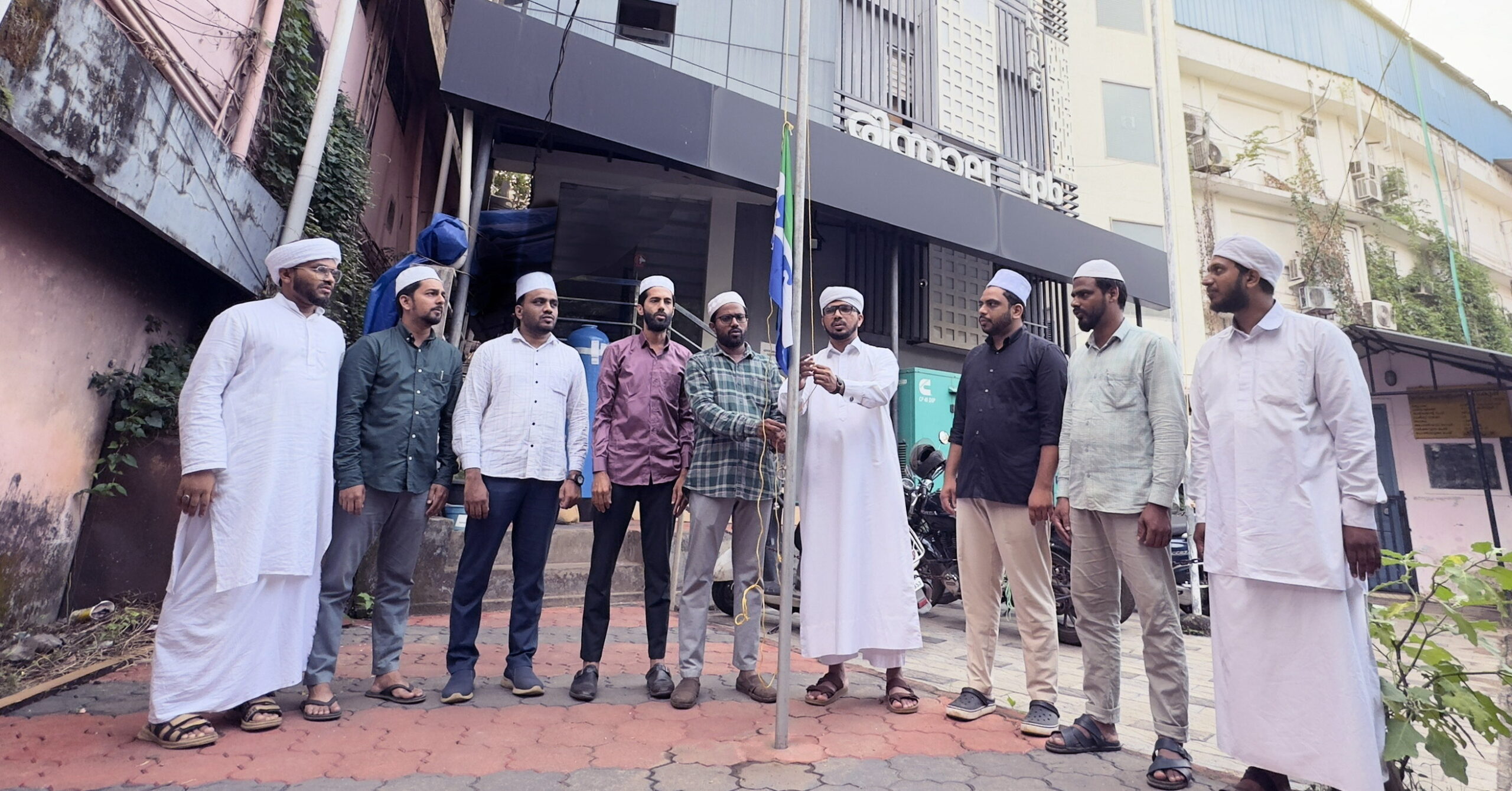 എസ് എസ് എഫ് സ്ഥാപകദിനം: പതാക ഉയർത്തി